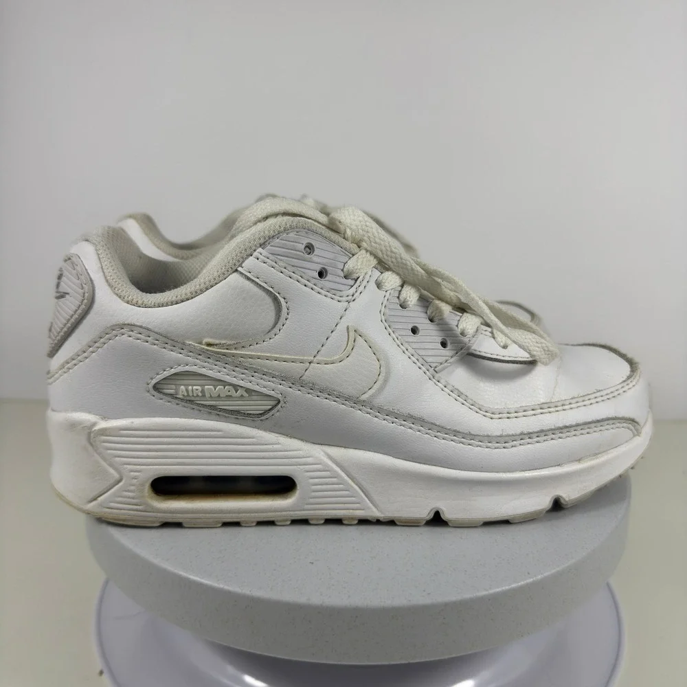 Nike Boys Sneakers Air Max 90 Leather Cushioned Streetwear White US 5.5Y